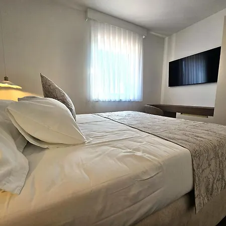 Navis Villa *