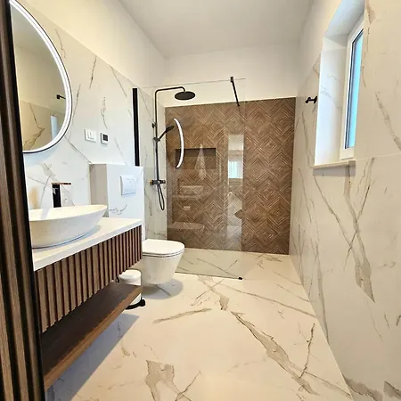 Navis Villa Kras