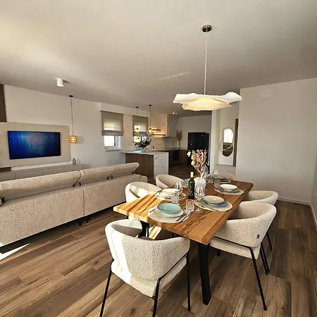 Villa Navis *