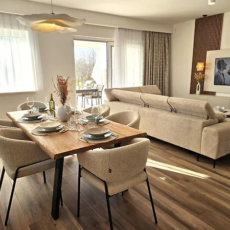Navis Villa *